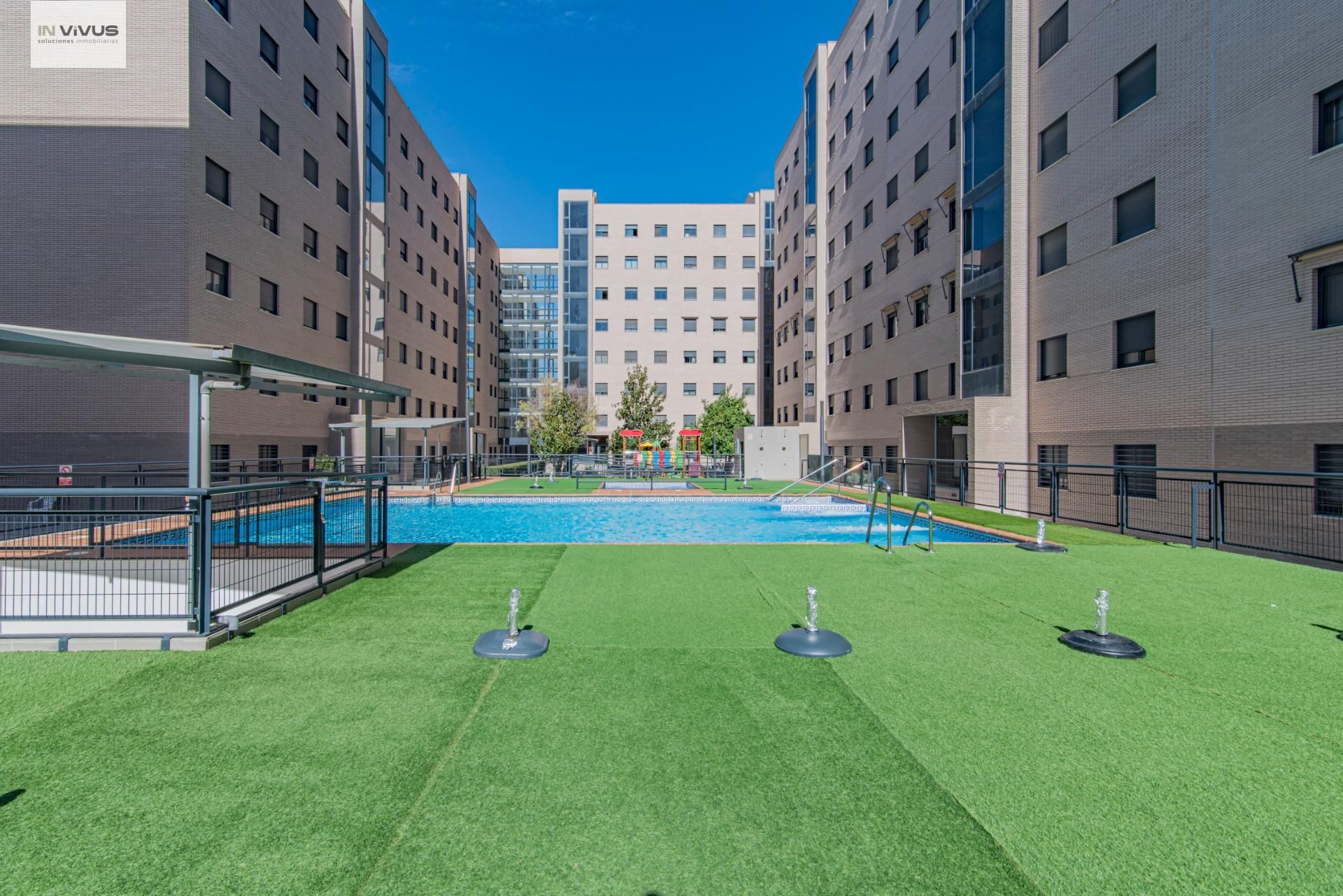 Piscina de Pis de lloguer en  Granada Capital amb Aire condicionat, Calefacció i Terrassa