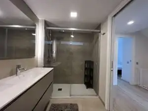 Bany de Casa o xalet de lloguer en Gavà amb Aire condicionat, Calefacció i Jardí privat