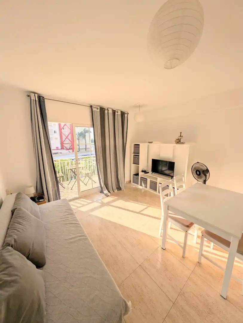 Apartamento con piscina en venta en CONSTITUCIO DE LA, imagen 3