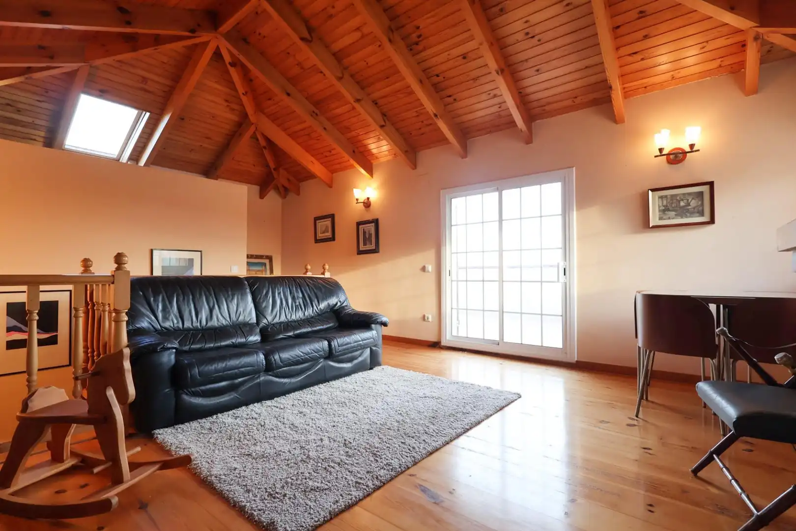Sala d'estar de Casa o xalet en venda en Cubelles amb Aire condicionat, Jardí privat i Terrassa
