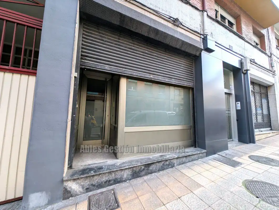 Local comercial en venta en Montes Del Sueve