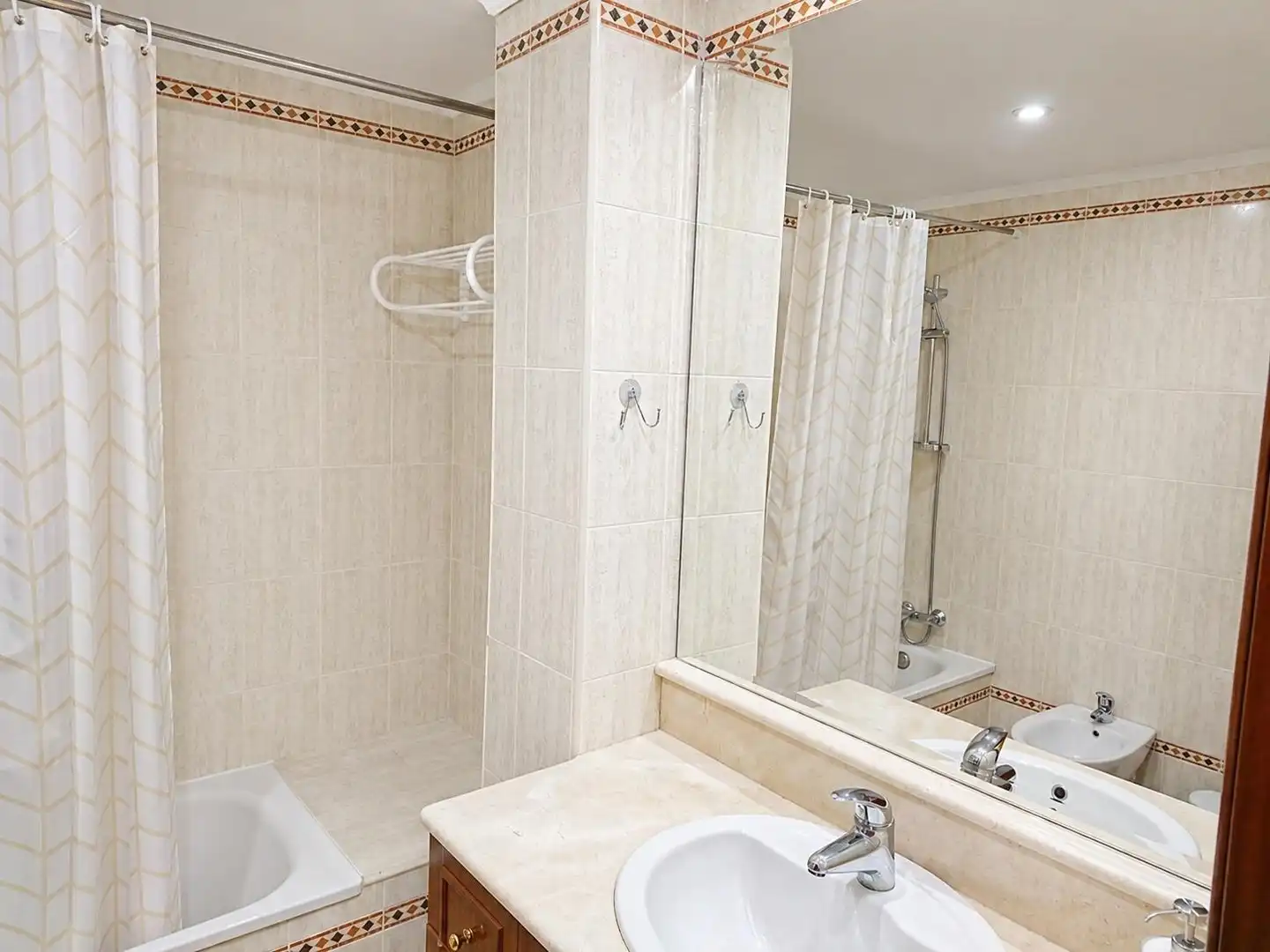 Bany de Apartament en venda en Marbella amb Aire condicionat, Terrassa i Traster