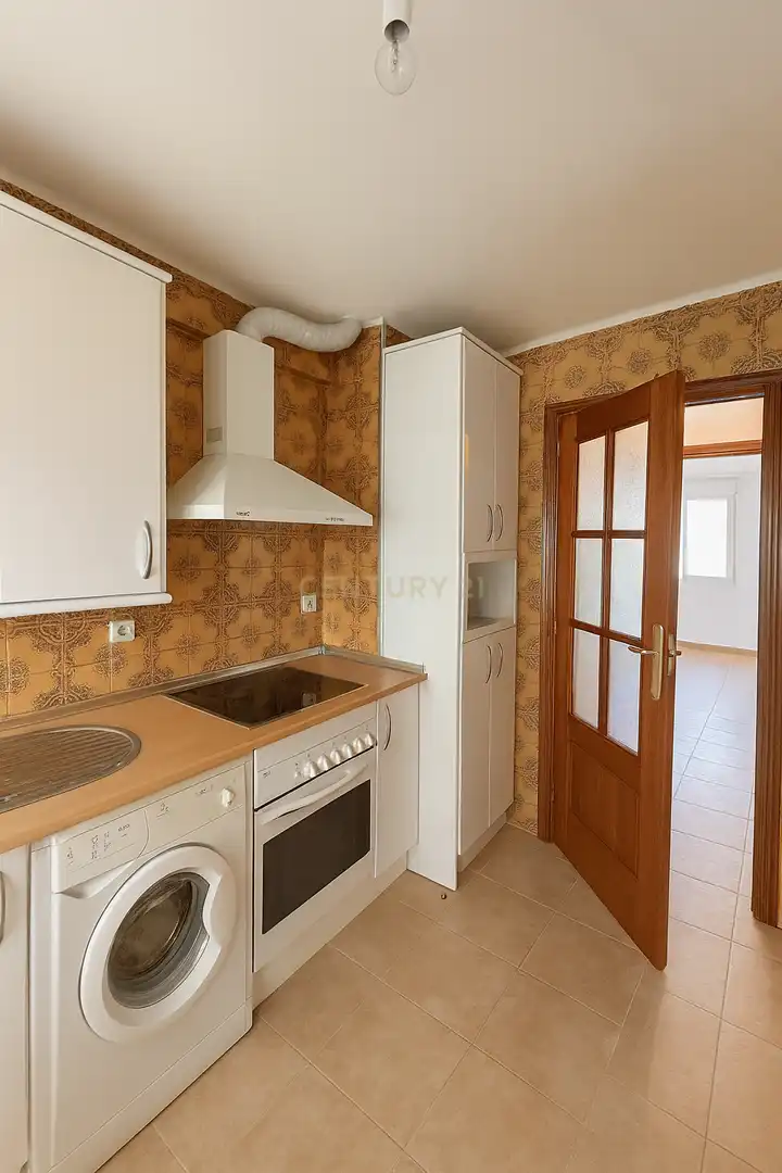 Kitchen of Flat for sale in Trujillo  with Air Conditioner, Oven and Washing machine