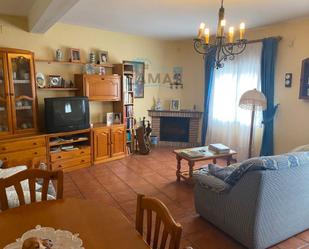 Living room of House or chalet for sale in Belvís de Monroy  with Air Conditioner, Storage room and Furnished