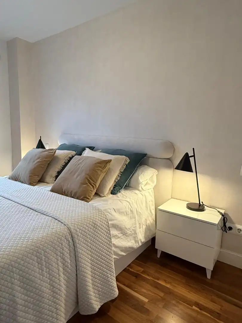 Habitación de Apartamento de alquiler en Las Rozas de Madrid con Aire acondicionado, Calefacción y Jardín privado