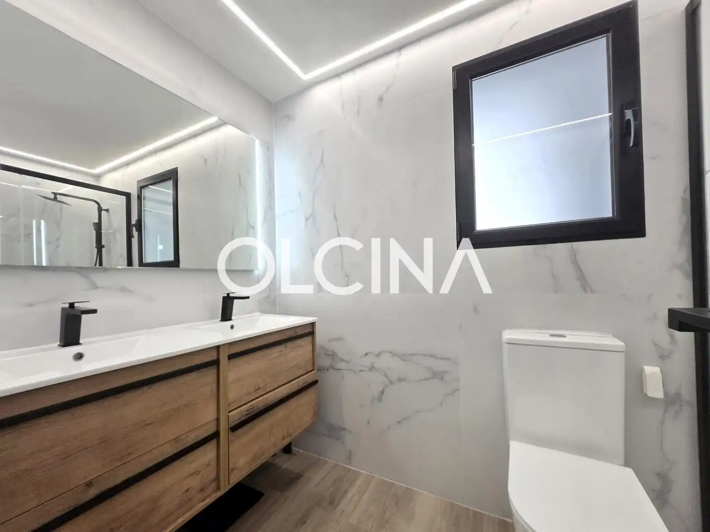 Bathroom of Flat for sale in Alcoy / Alcoi  with Air Conditioner and Balcony