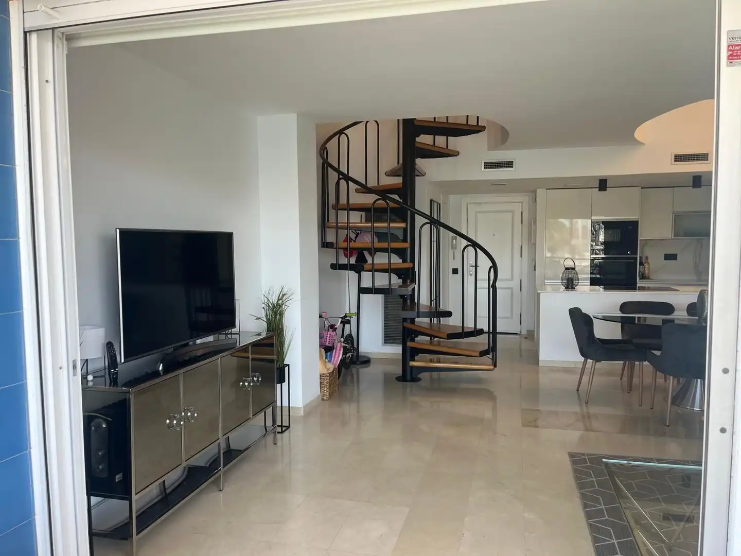 Sala d'estar de Dúplex en venda en Empuriabrava amb Aire condicionat, Calefacció i Terrassa