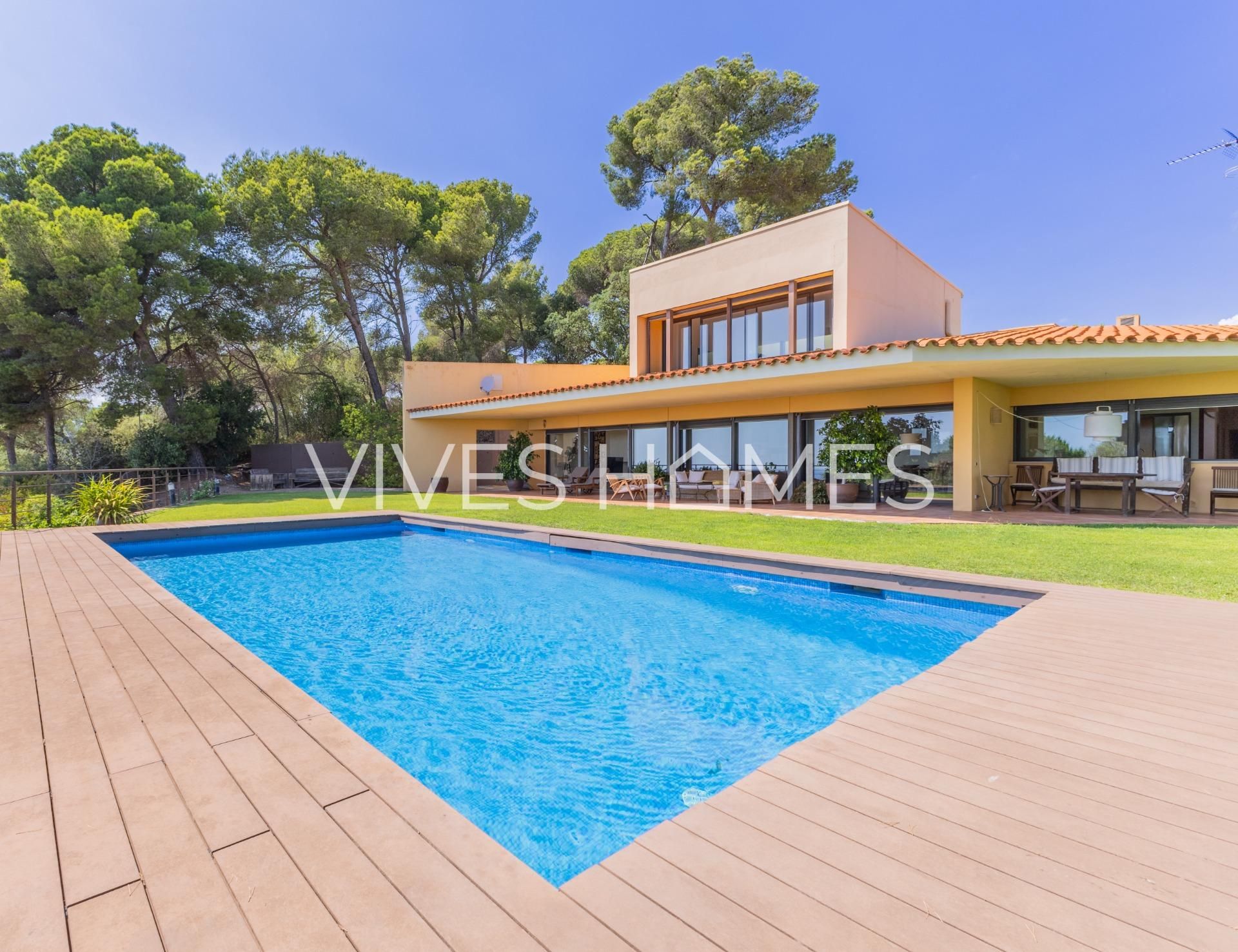 Exterior view of House or chalet for sale in Sant Andreu de Llavaneres  with Heating, Private garden and Terrace