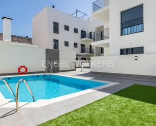 Swimming pool of Apartment for sale in  Sevilla Capital  with Air Conditioner and Swimming Pool