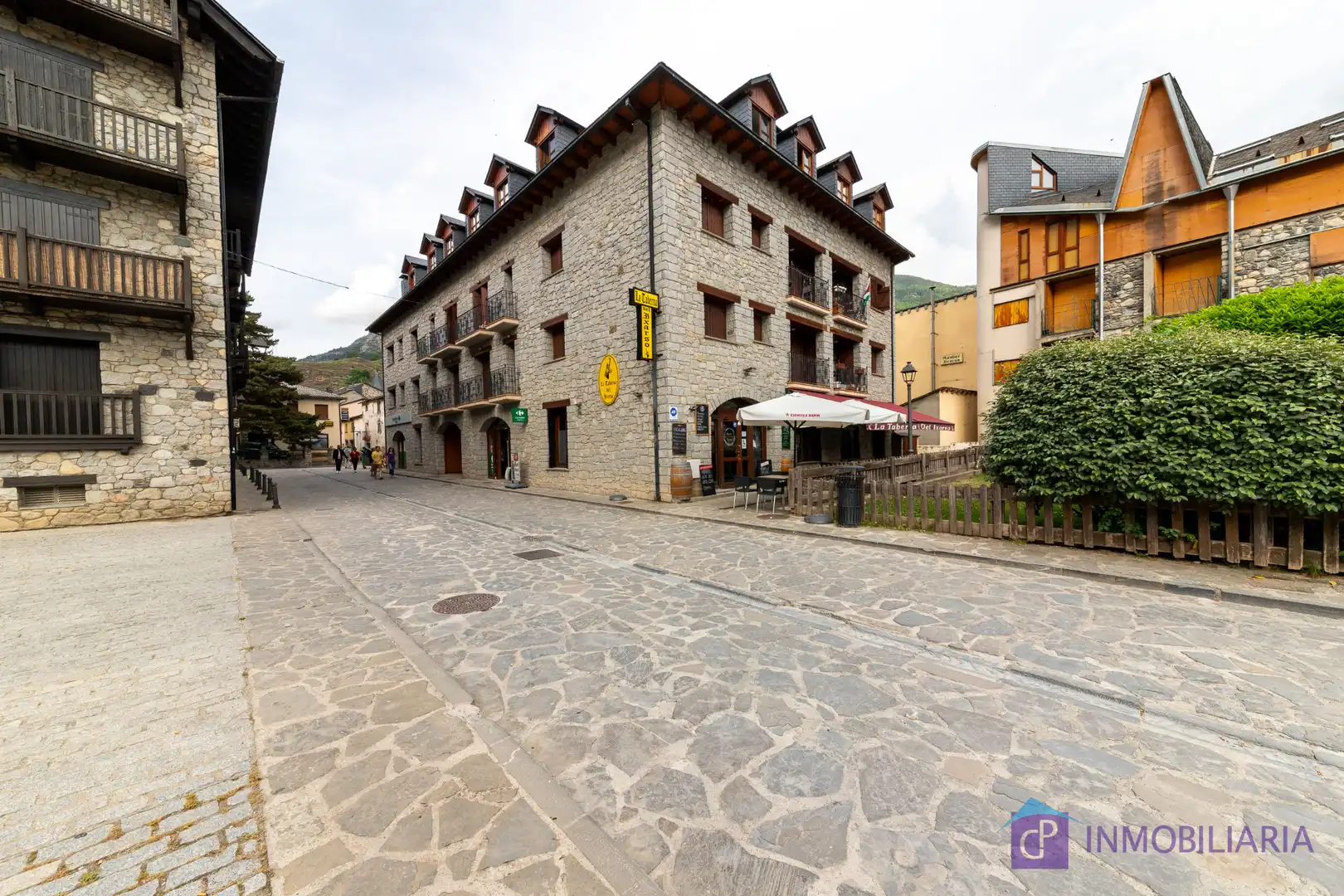 Außenansicht von Wohnung zum Verkauf in Benasque mit Heizung, Parkett und Terrasse