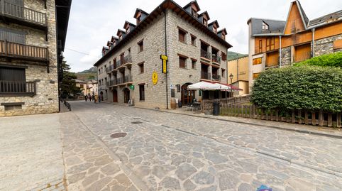 EXCLUSIVO APARTAMENTO EN EL CENTRO DE BENASQUE | 96 m² | 3 DORMITORIOS | SUITE | TERRAZA | ASCENSOR | TRASTERO