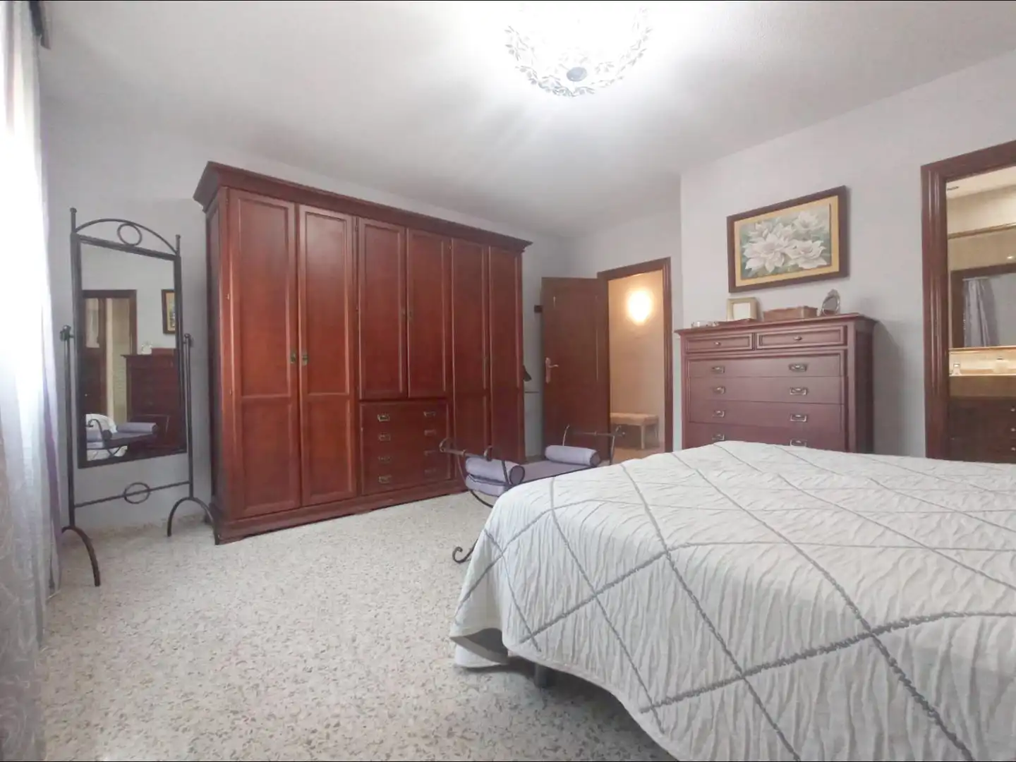 Dormitori de Apartament de lloguer en Granada amb Aire condicionat, Calefacció i Terrassa