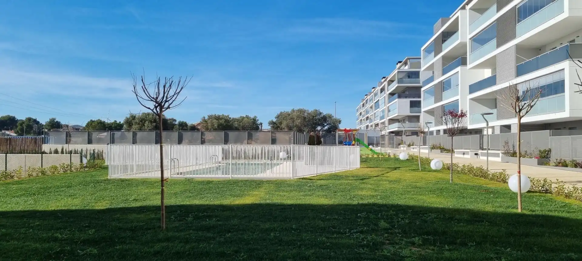 Piscina de Piso en venta en Cuarte de Huerva con Aire acondicionado, Calefacción y Jardín privado