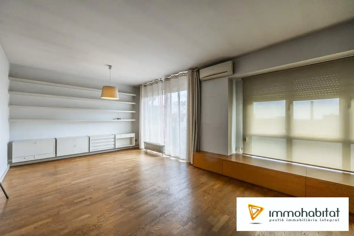Sala de estar de Piso en venta en Sabadell con Aire acondicionado, Calefacción y Parquet