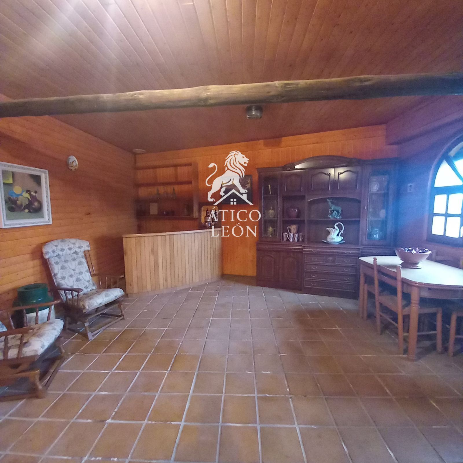 Building for sale in Chozas de Abajo