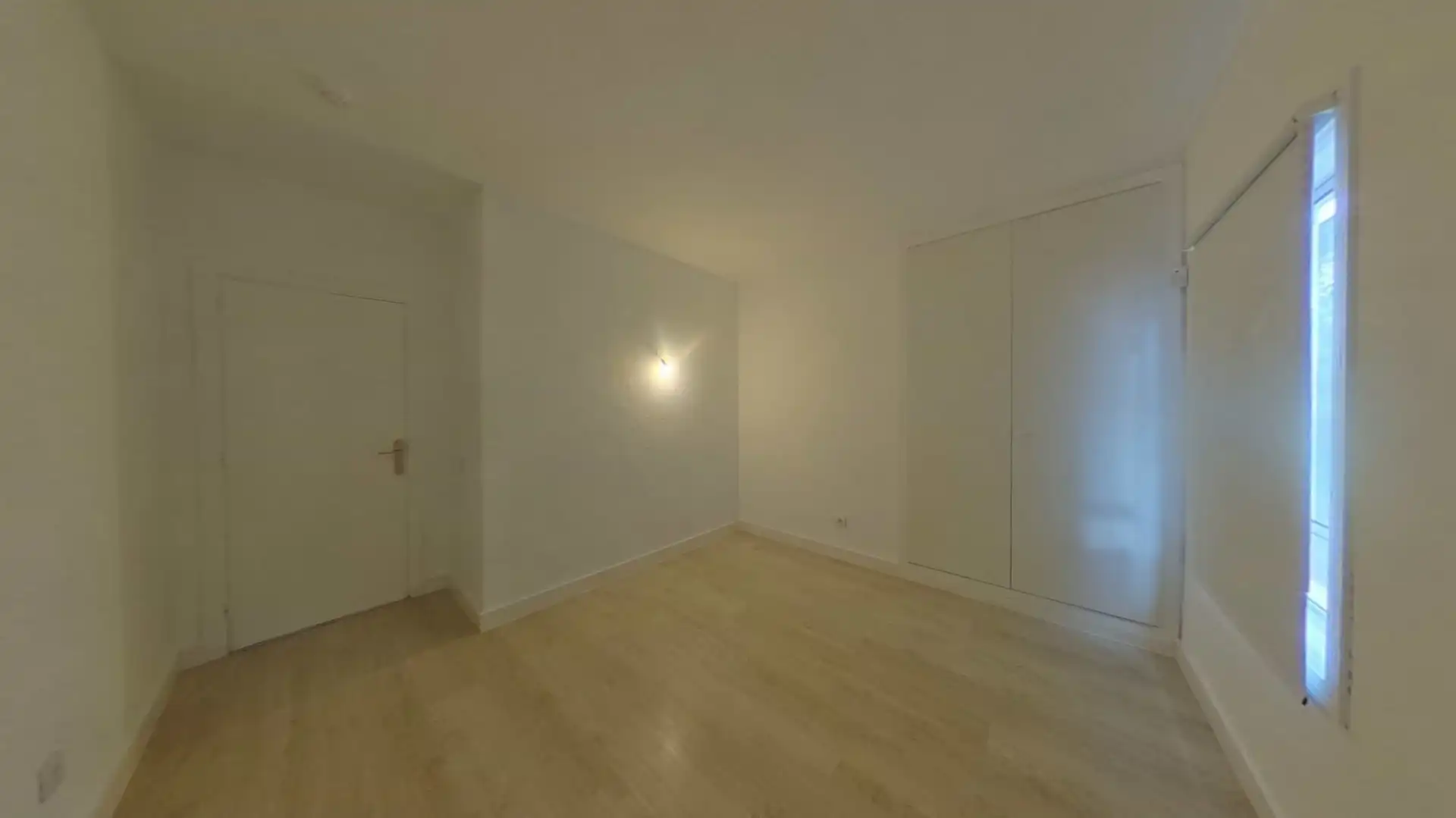 Schlafzimmer von Erdgeschoss zum Verkauf in Arona mit Schwimmbad