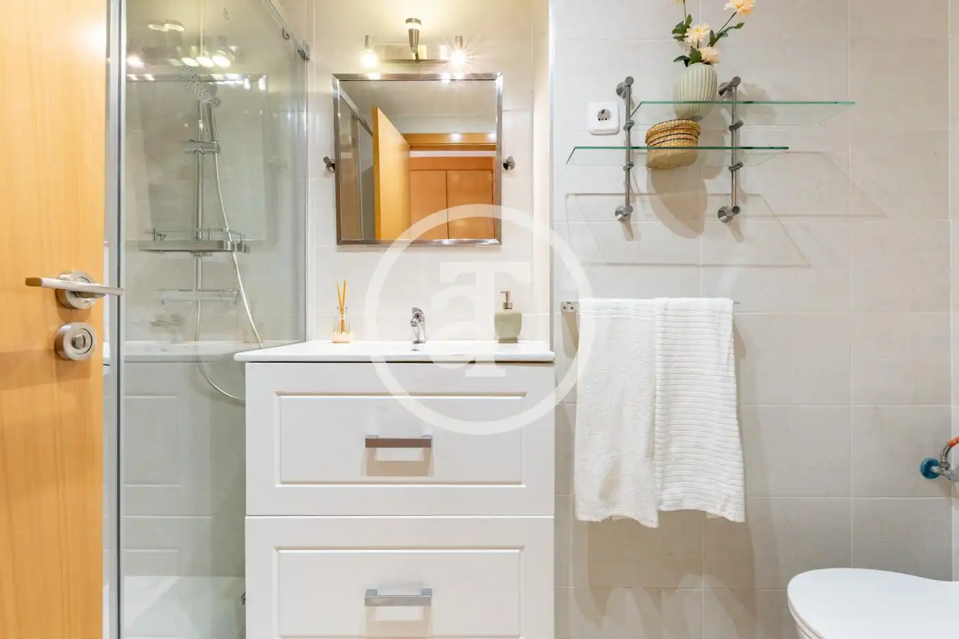 Baño de Piso de alquiler en Madrid con Aire acondicionado, Calefacción y Amueblado
