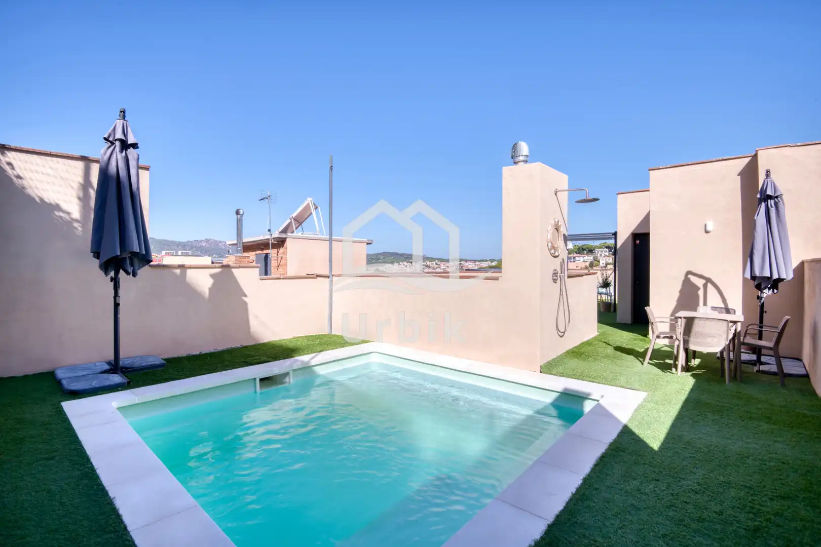 Casa amb piscina en venda a Carrer de Nàpols 26, imagen 3