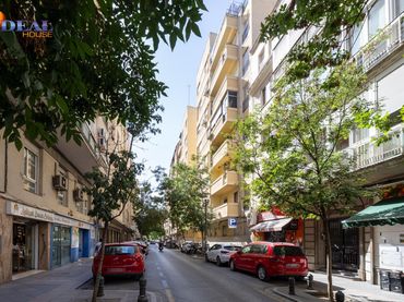 Pis amb ascensor en venda a Calle PEDRO ANTONIO DE ALARCON 9