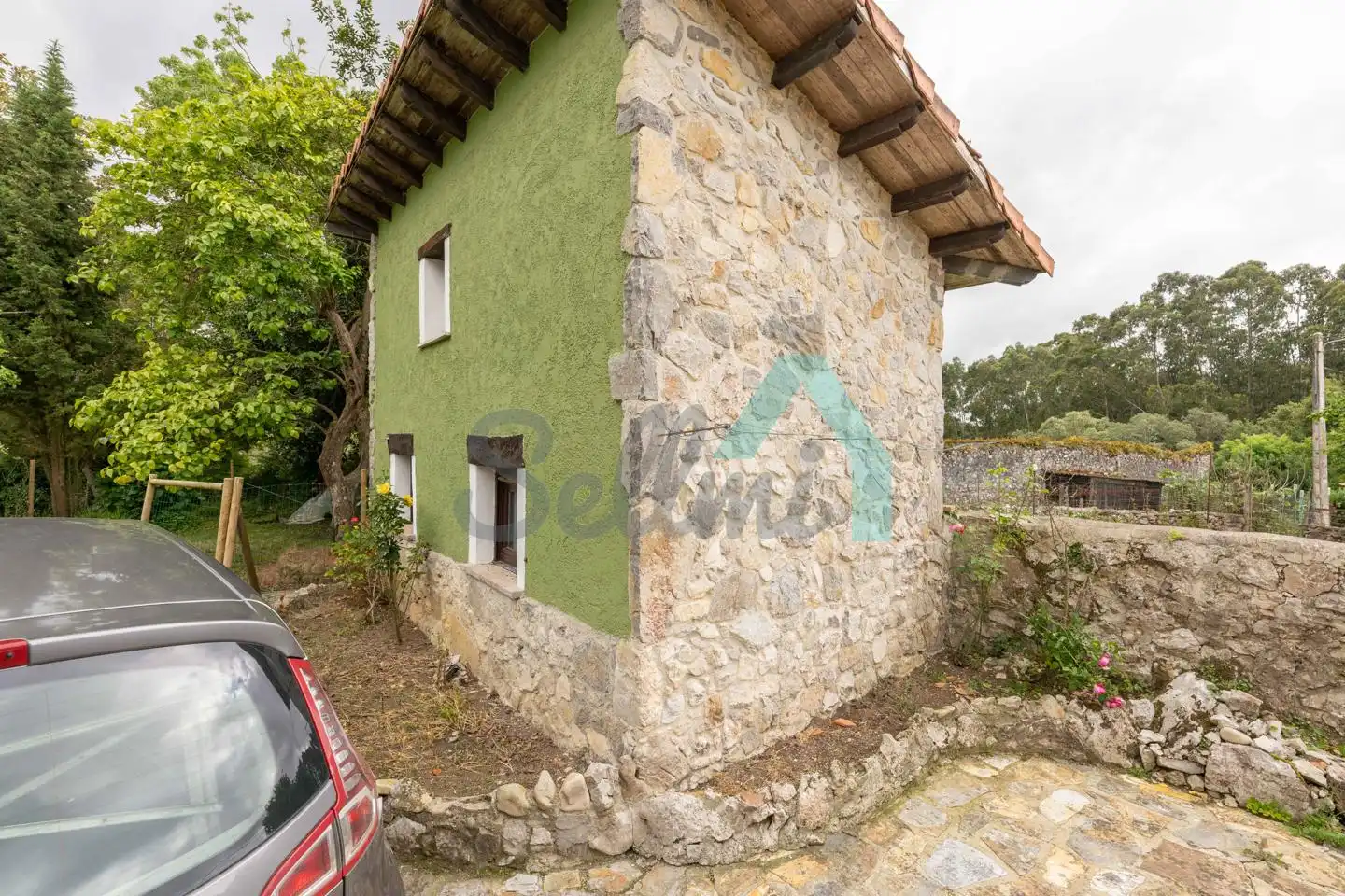 Vista exterior de Casa o xalet en venda en Llanes amb Calefacció, Jardí privat i Parquet