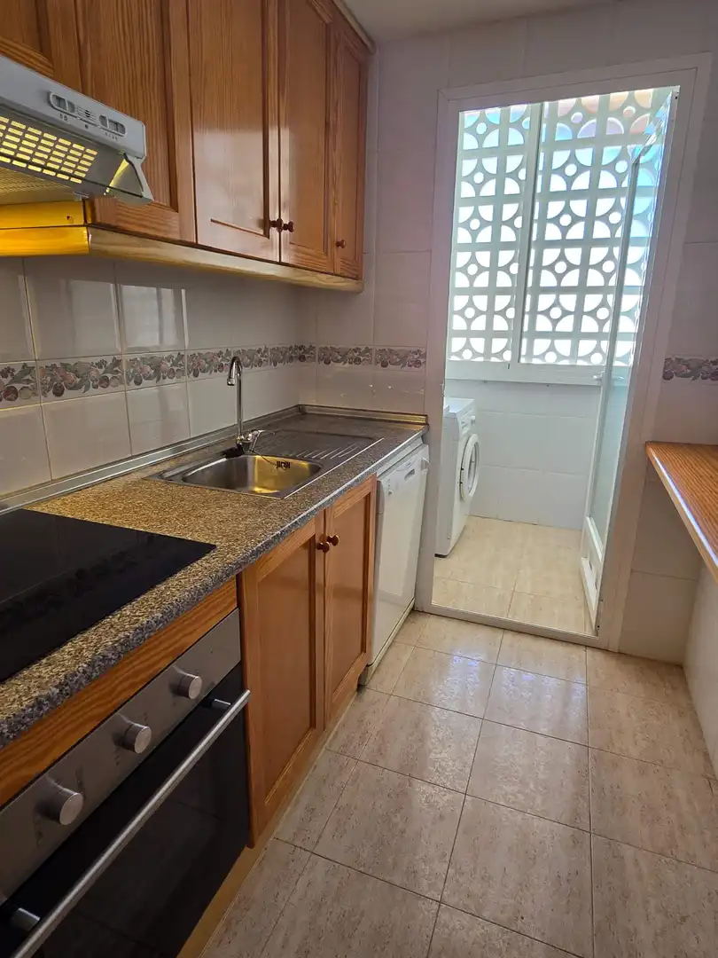 Cocina de Apartamento de alquiler en Santa Pola con Aire acondicionado, Terraza y Trastero