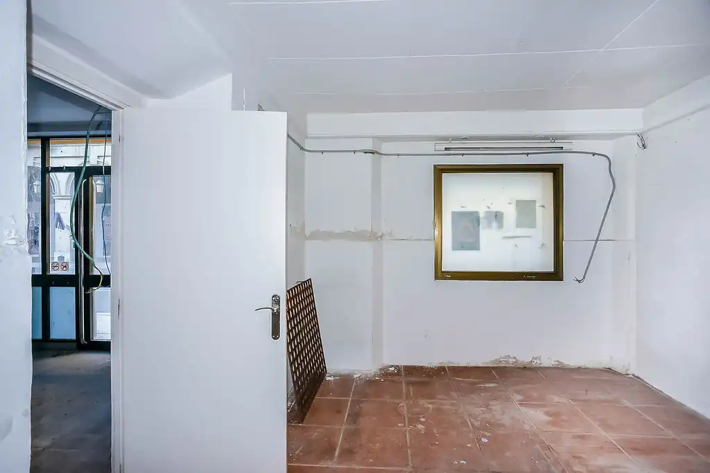 Local commercial à vendre à Av de les Voltes, imagen 21