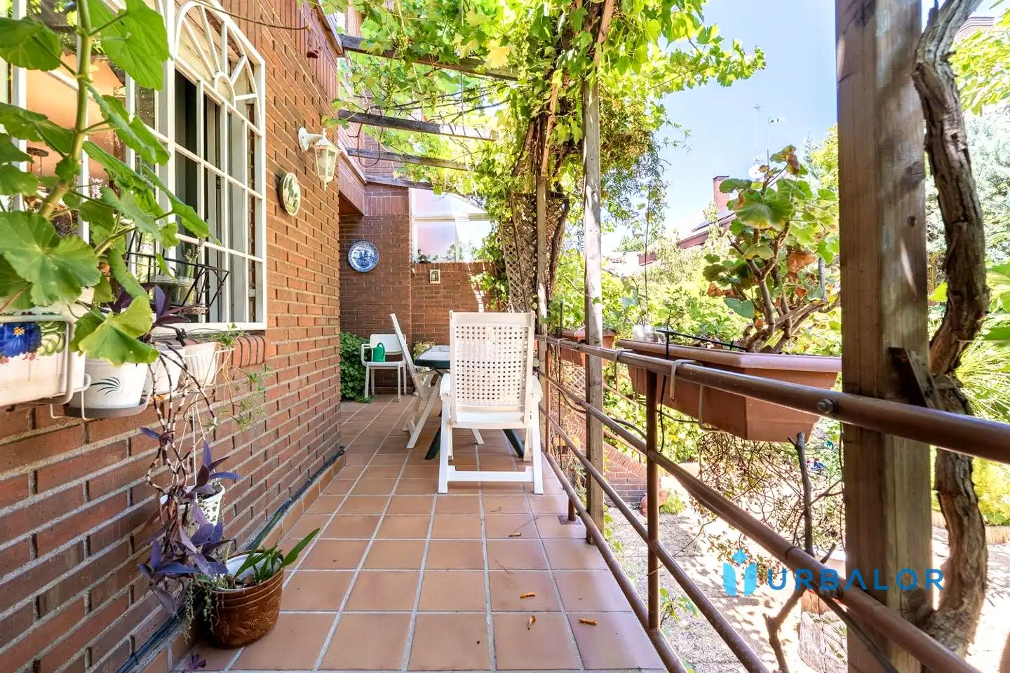 Terraza de Casa adosada en venta en Alcorcón con Calefacción, Jardín privado y Parquet