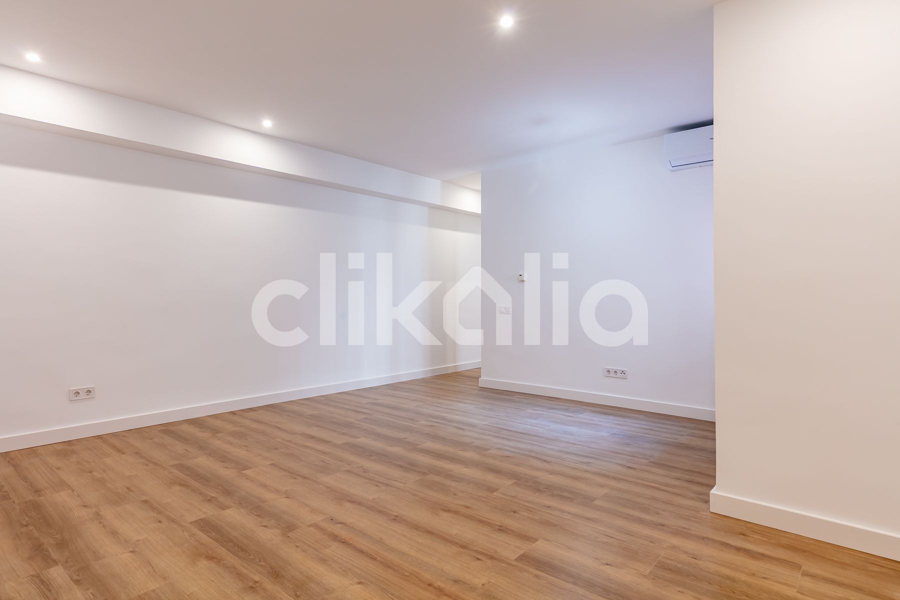 Bedroom of Flat for sale in  Madrid Capital  with Air Conditioner and Heating