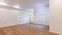 Bedroom of Flat for sale in  Madrid Capital  with Air Conditioner and Heating