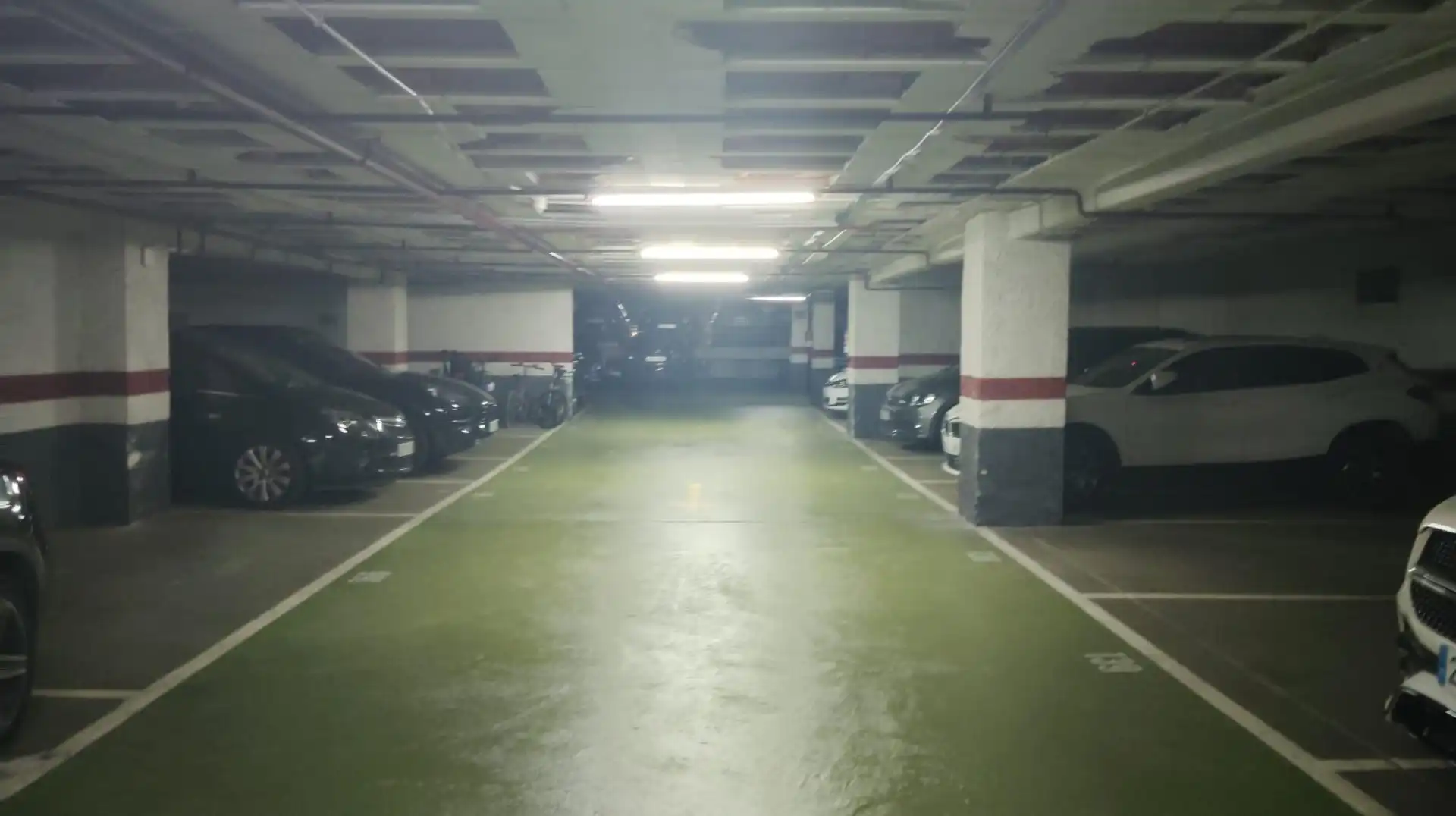 Parkplatz von Garage zur Miete in Barcelona