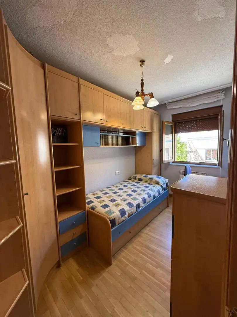 Bedroom of Flat for rent in Salamanca  with Air Conditioner, Heating and Parquet flooring
