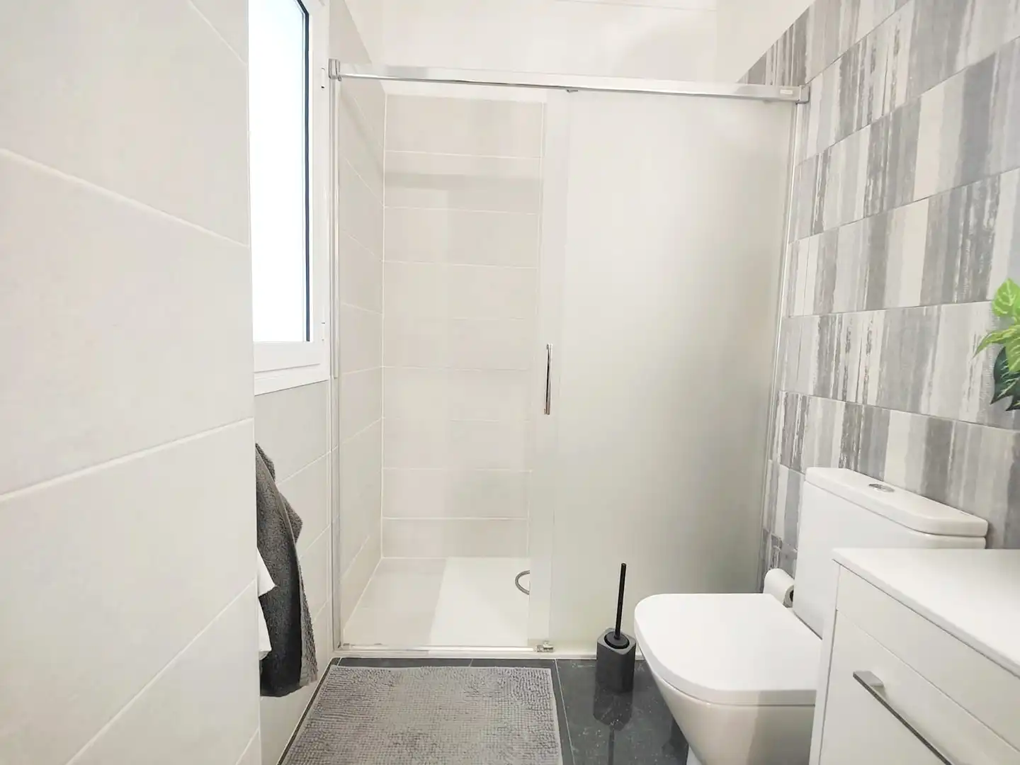 Baño de Piso en venta en Güímar con Aire acondicionado, Terraza y Amueblado