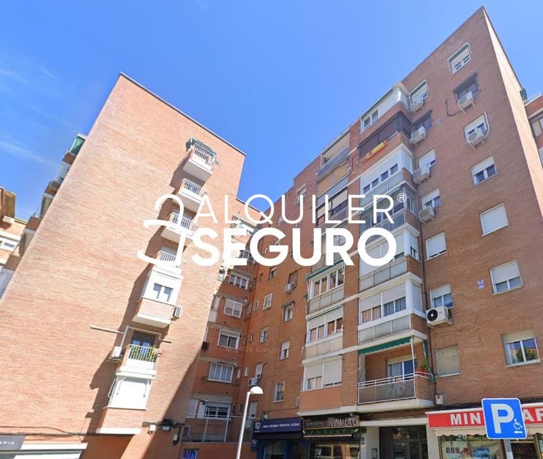 Exterior view of Flat to rent in  Madrid Capital  with Heating and Furnished