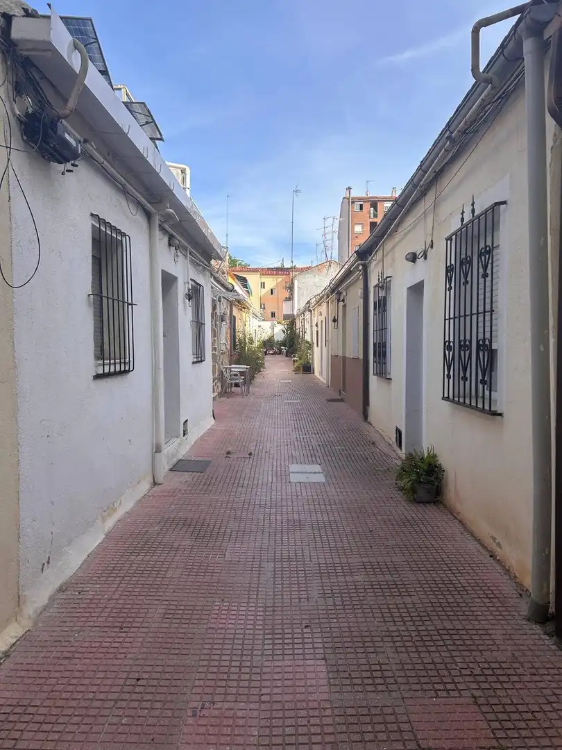 Vista exterior de Casa adosada en venta en Madrid con Calefacción y Amueblado