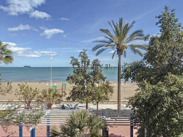 Apartamento en Venta en Calle Pacífico, Málaga, Spain, 49 en Paseo Marítimo Oeste - Pacífico