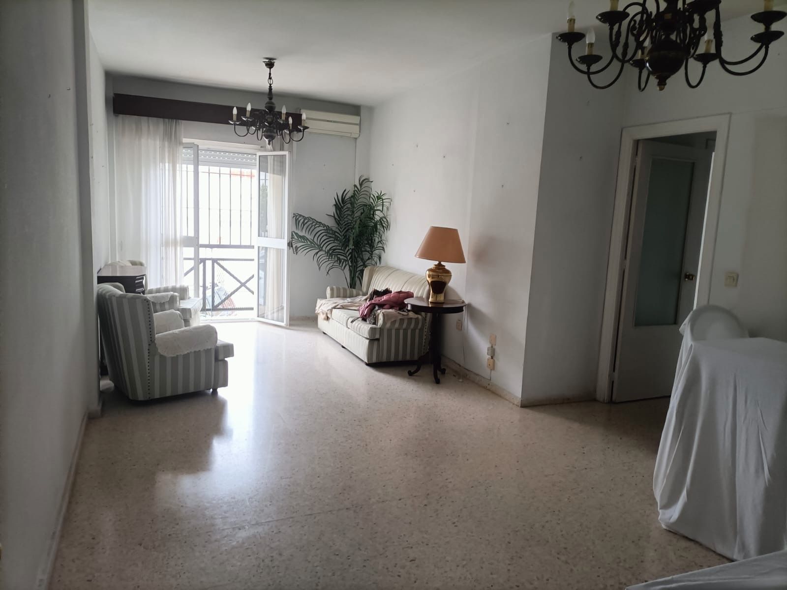 Living room of Flat for sale in Sanlúcar de Barrameda  with Air Conditioner and Furnished