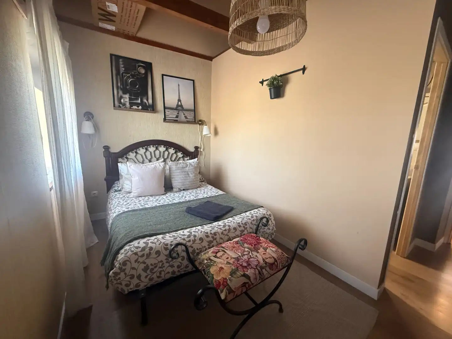Dormitori de Finca rústica en venda en Cisneros amb Calefacció, Jardí privat i Parquet