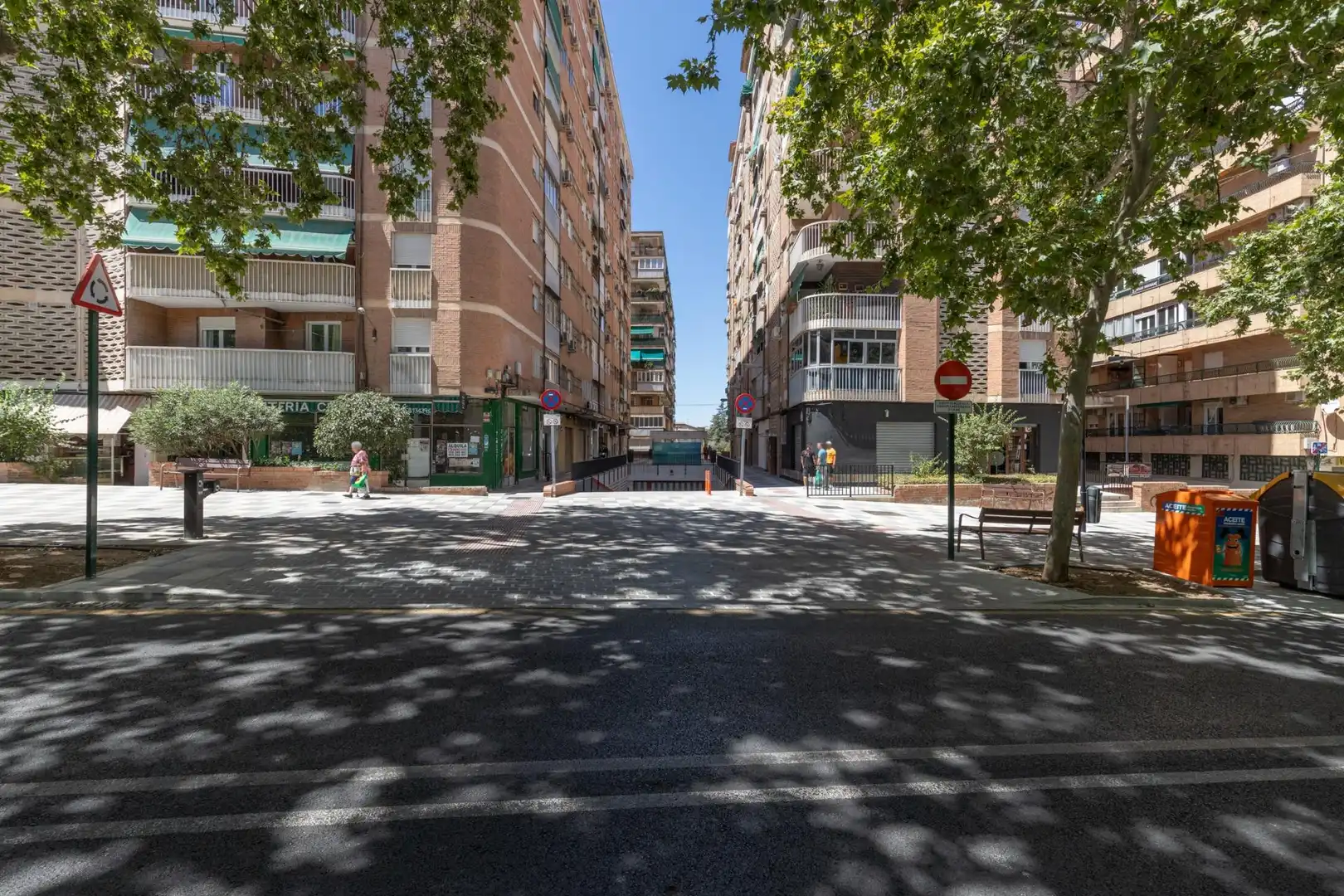 Vista exterior de Pis en venda en Granada amb Terrassa