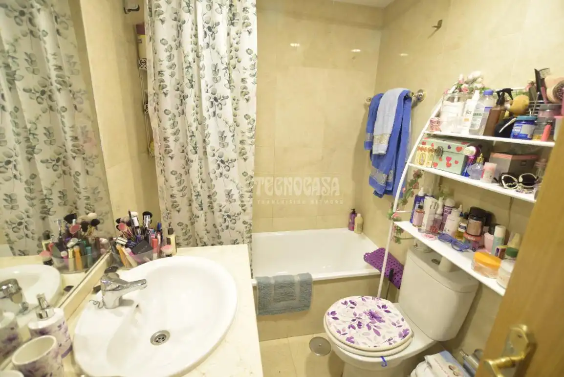 Badezimmer von Wohnung zum Verkauf in Alcorcón mit Gemeinschaftspool