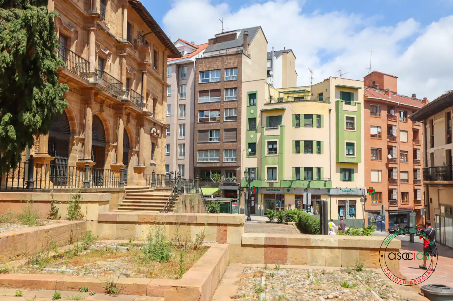 Vista exterior de Piso en venta en Oviedo  con Calefacción, Parquet y Terraza