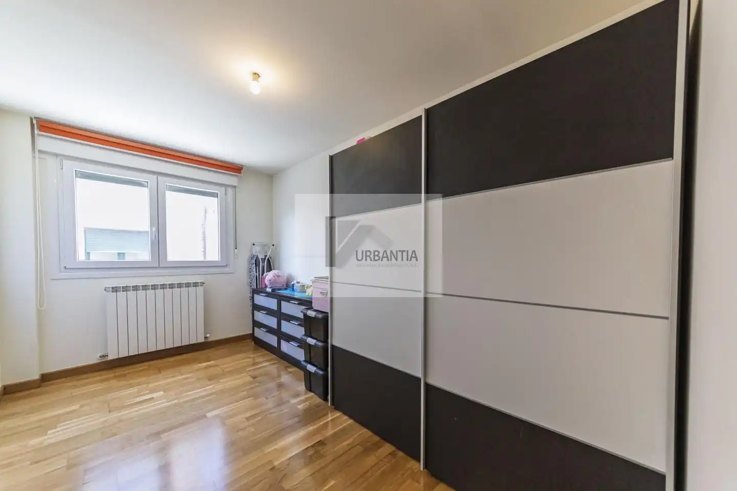 Habitación de Casa adosada en venta en Cendea de Olza / Oltza Zendea con Calefacción, Jardín privado y Parquet