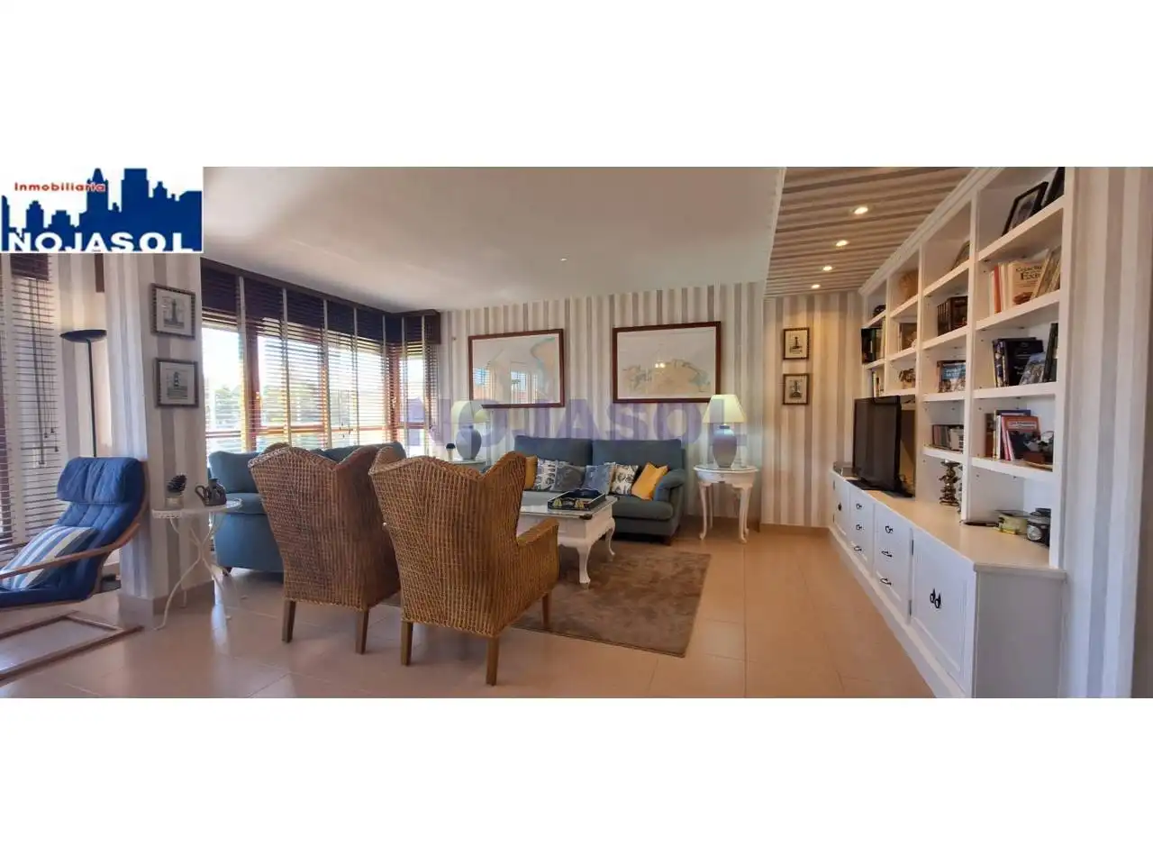 Sala de estar de Piso de alquiler en Noja con Calefacción, Parquet y Amueblado