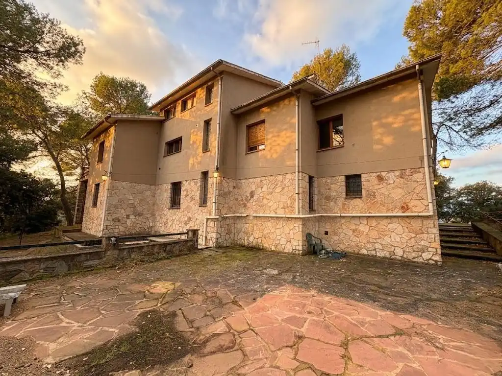 Villa zum Verkauf in Seva