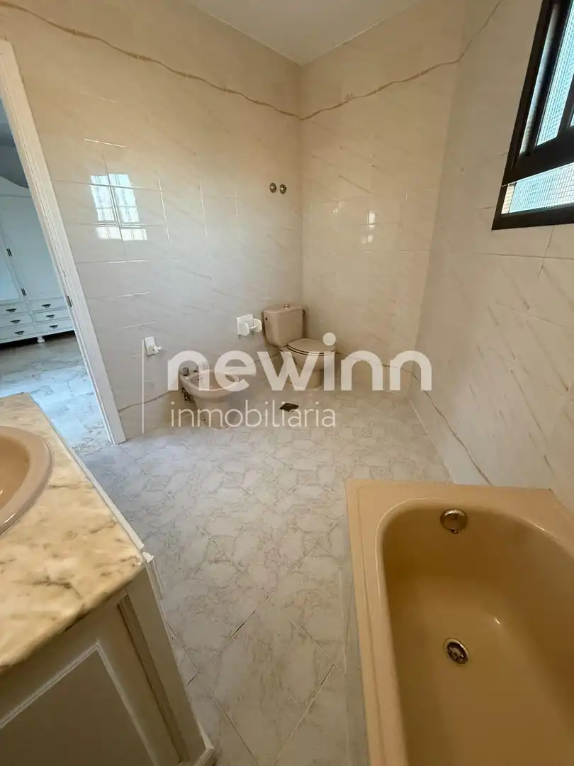Bathroom of Detached homes for sale in Córdoba  with Air Conditioner and Private garden