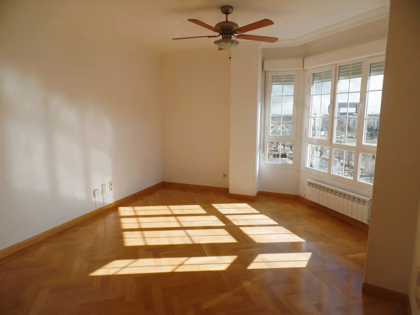 Sala de estar de Piso en venta en Madrid con Aire acondicionado, Calefacción y Parquet