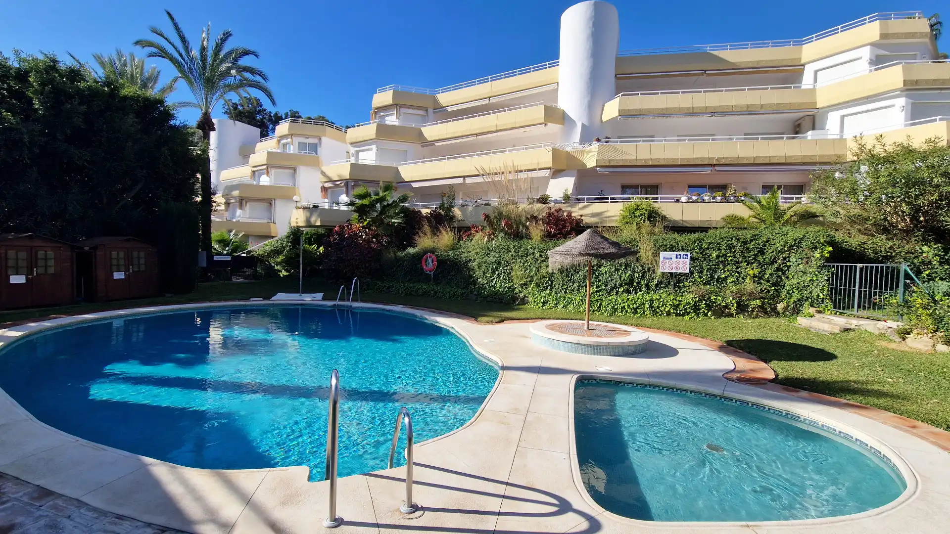 Vista exterior de Ático en venta en Benalmádena con Aire acondicionado, Calefacción y Terraza