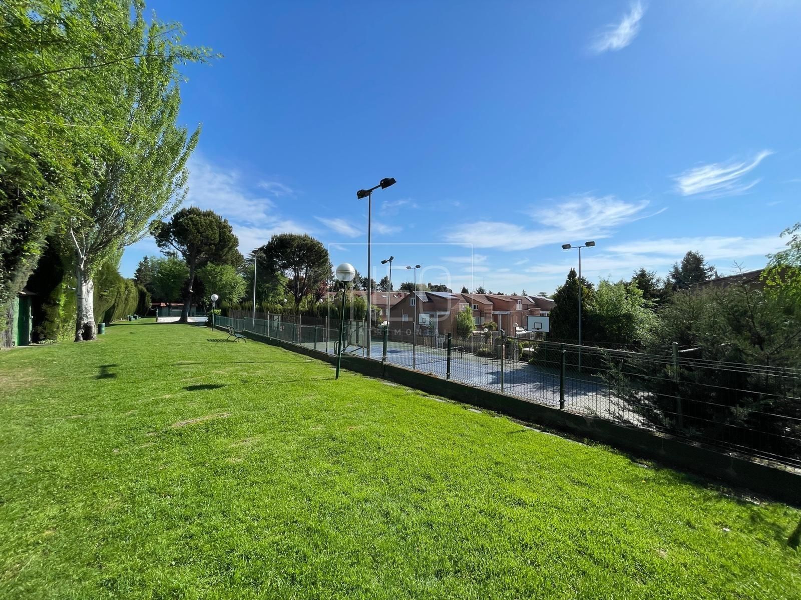 Exterior view of Single-family semi-detached for sale in La Moraleja  with Air Conditioner, Heating and Private garden