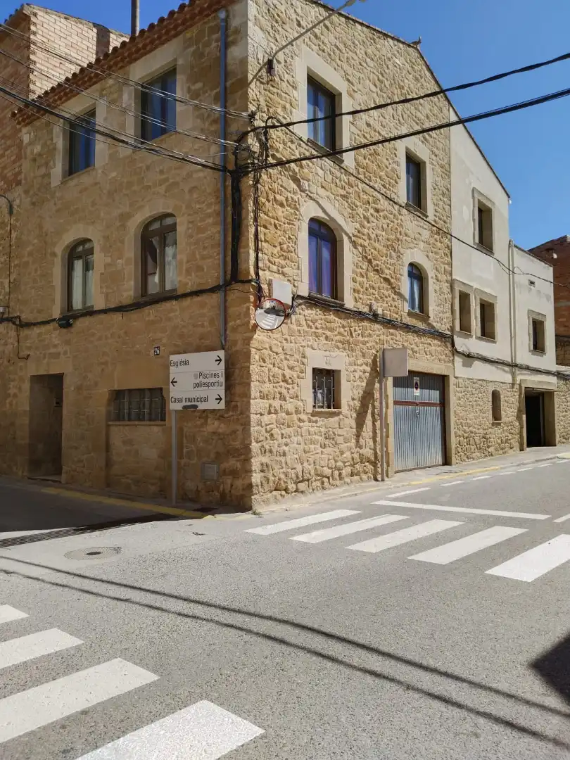 Vista exterior de Casa o xalet en venda en Cervià de Les Garrigues amb Calefacció, Jardí privat i Traster