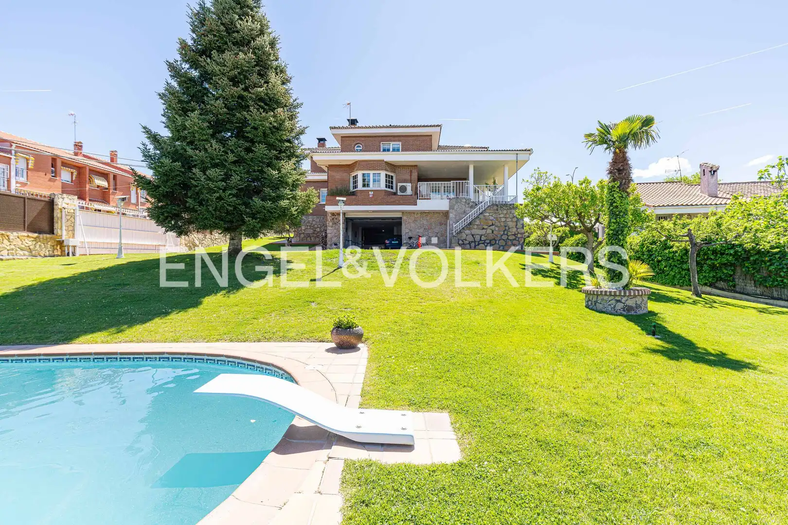 Exterior view of Houses for sale in Móstoles  with Air Conditioner, Heating and Private garden