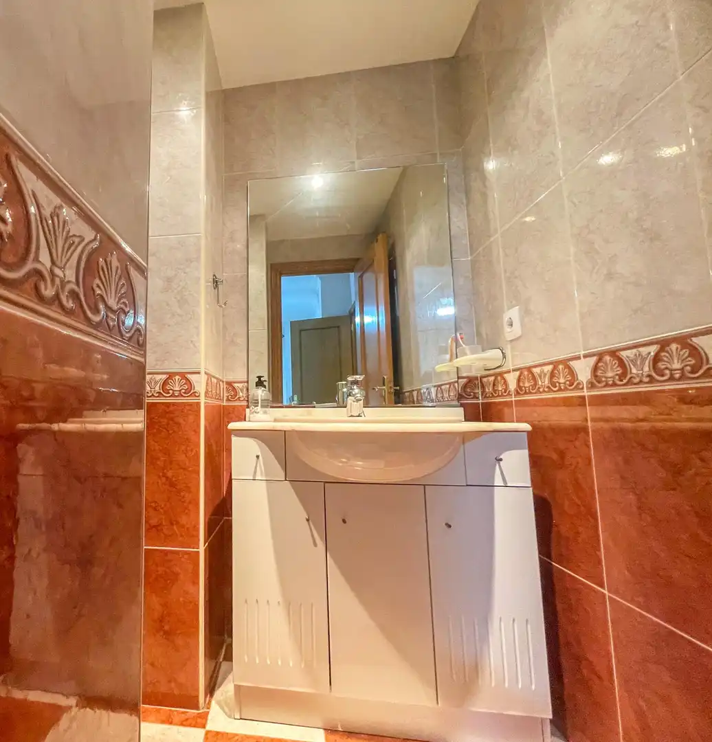 Baño de Piso para compartir en Moncada con Amueblado y Balcón